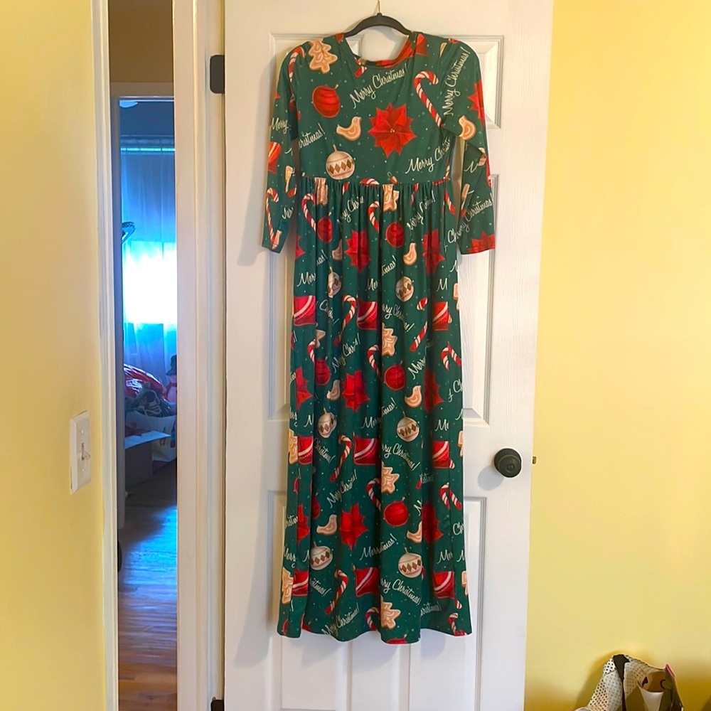 EUC Spandex Christmas Maxi Dress!
